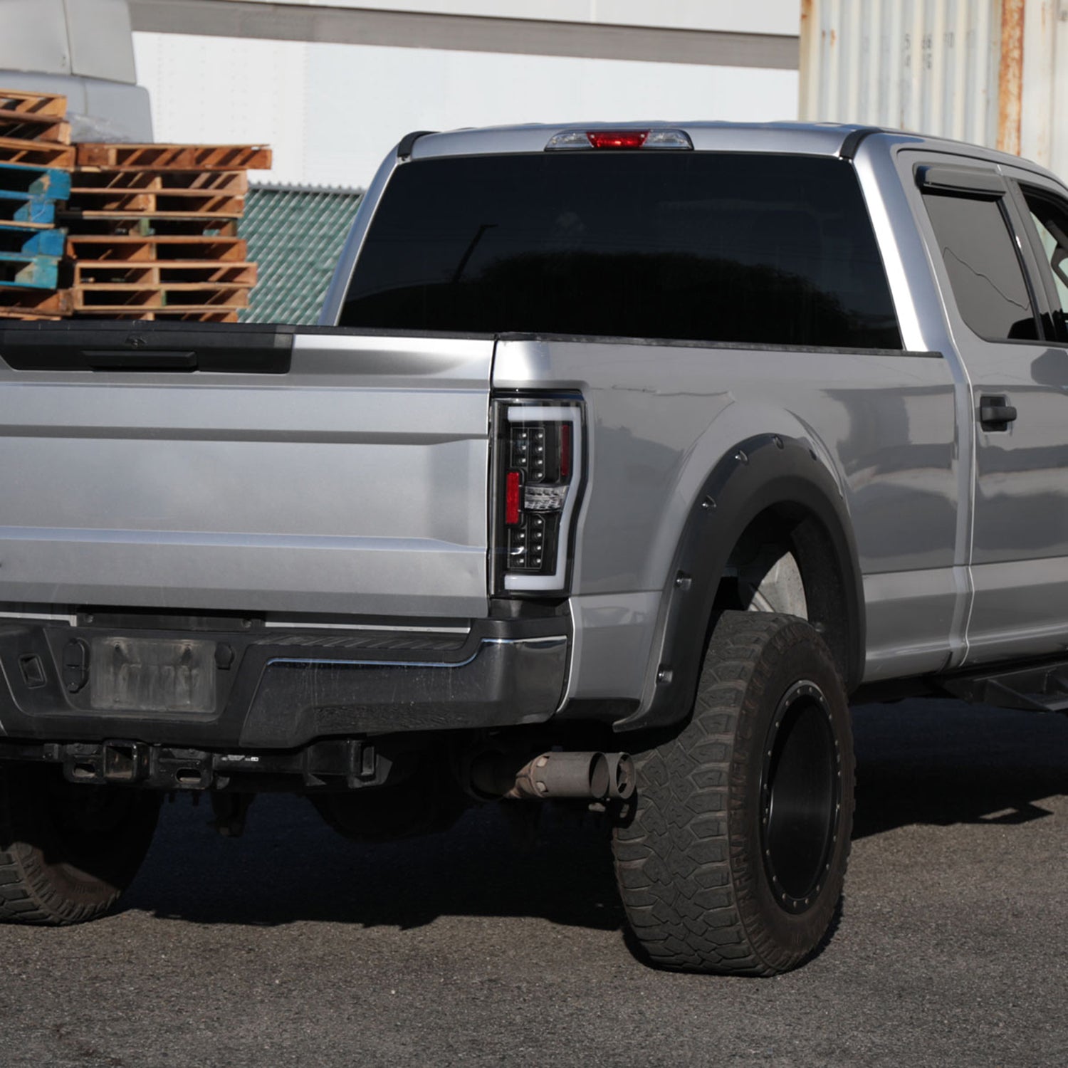 2017-2019 Ford F-250/350/450/550 White LED Bar Tail Lights Matt Black/Clear