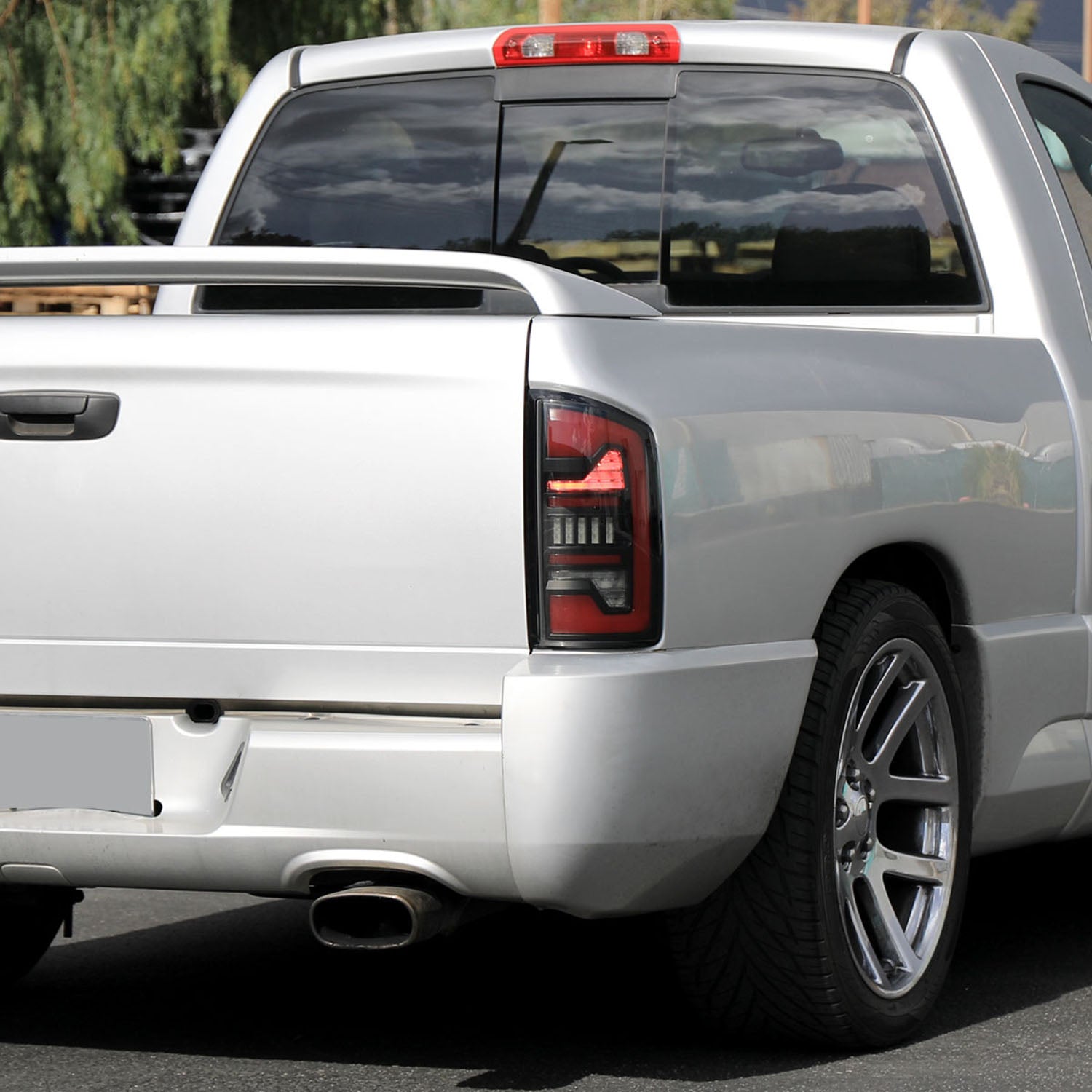 2002-2006 Dodge RAM 1500/2500/3500 Red LED Bar Tail Lights Matte Black/Clear