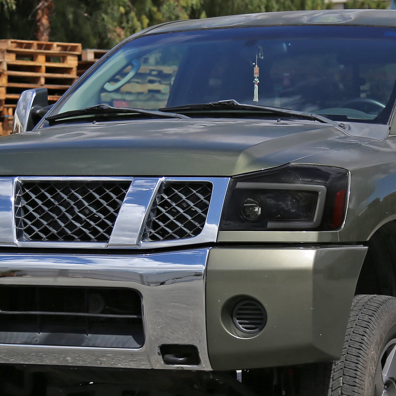 2004-2015 Nissan Titan/ 04-2007 Armada LED C-Bar Headlights Signal Black