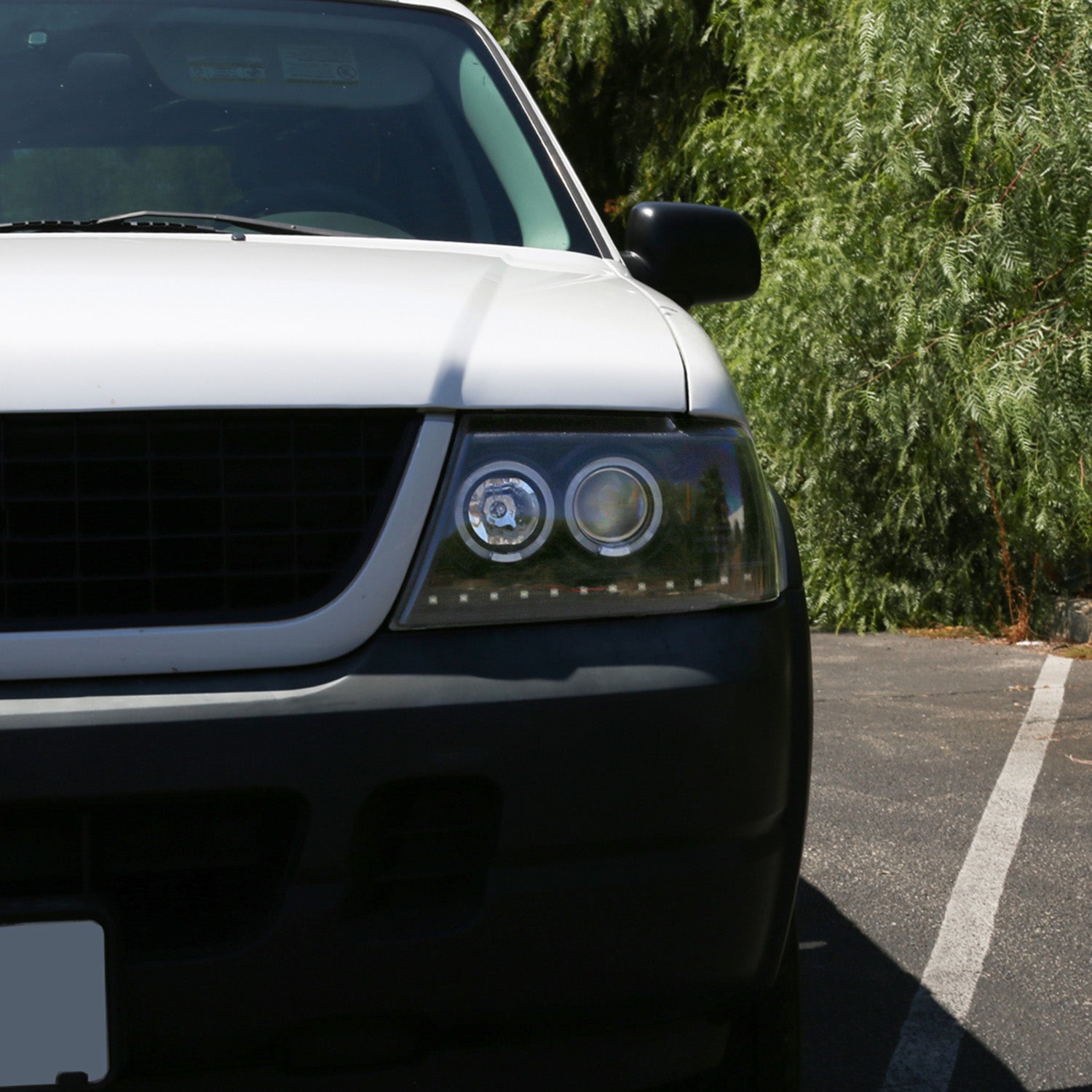 2002-2005 Ford Explorer Dual Halo Projector Headlights LED Light Strip Black
