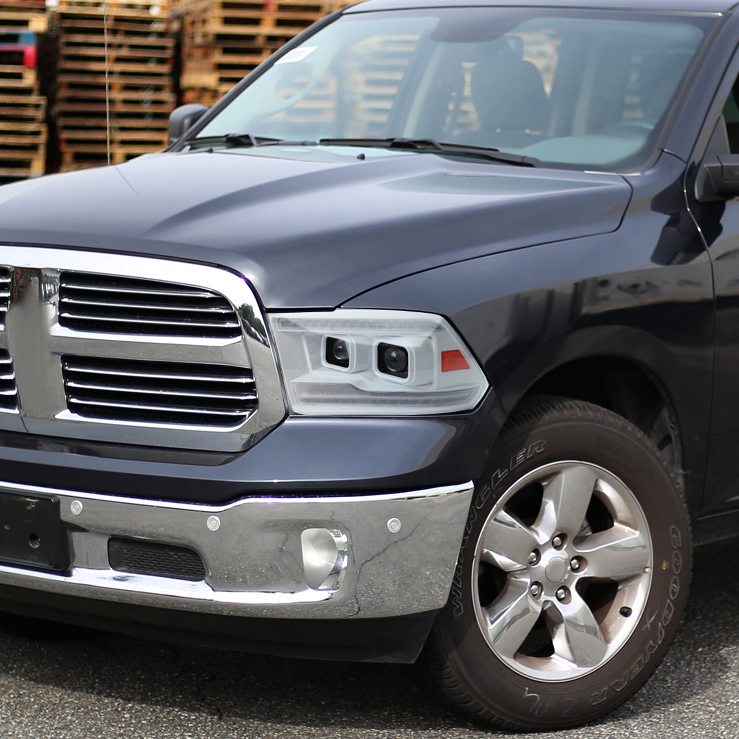 2009-2018 Dodge RAM 1500/ RAM 2500/3500 Headlights White Housing