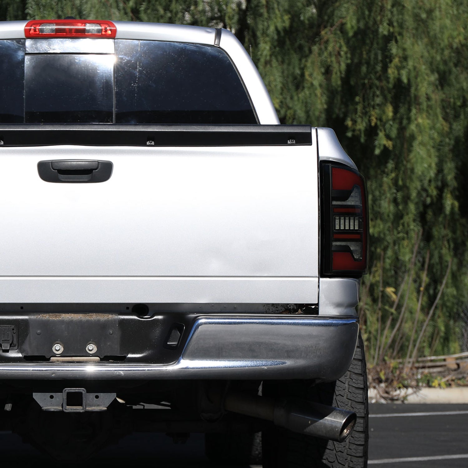 2007-2009 Dodge RAM 1500/2500/3500 Red LED Bar Tail Lights Matte Black/Smoke