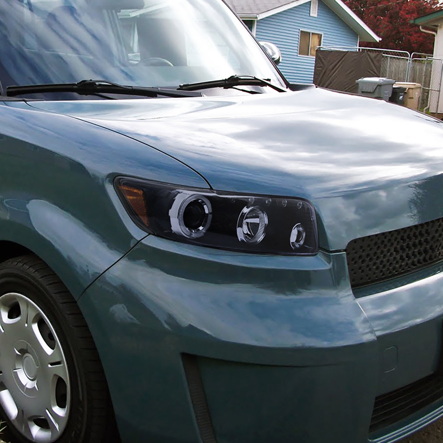 2008-2010 Scion xB Single Halo Projector Headlights Glossy Black/Smoke Lens