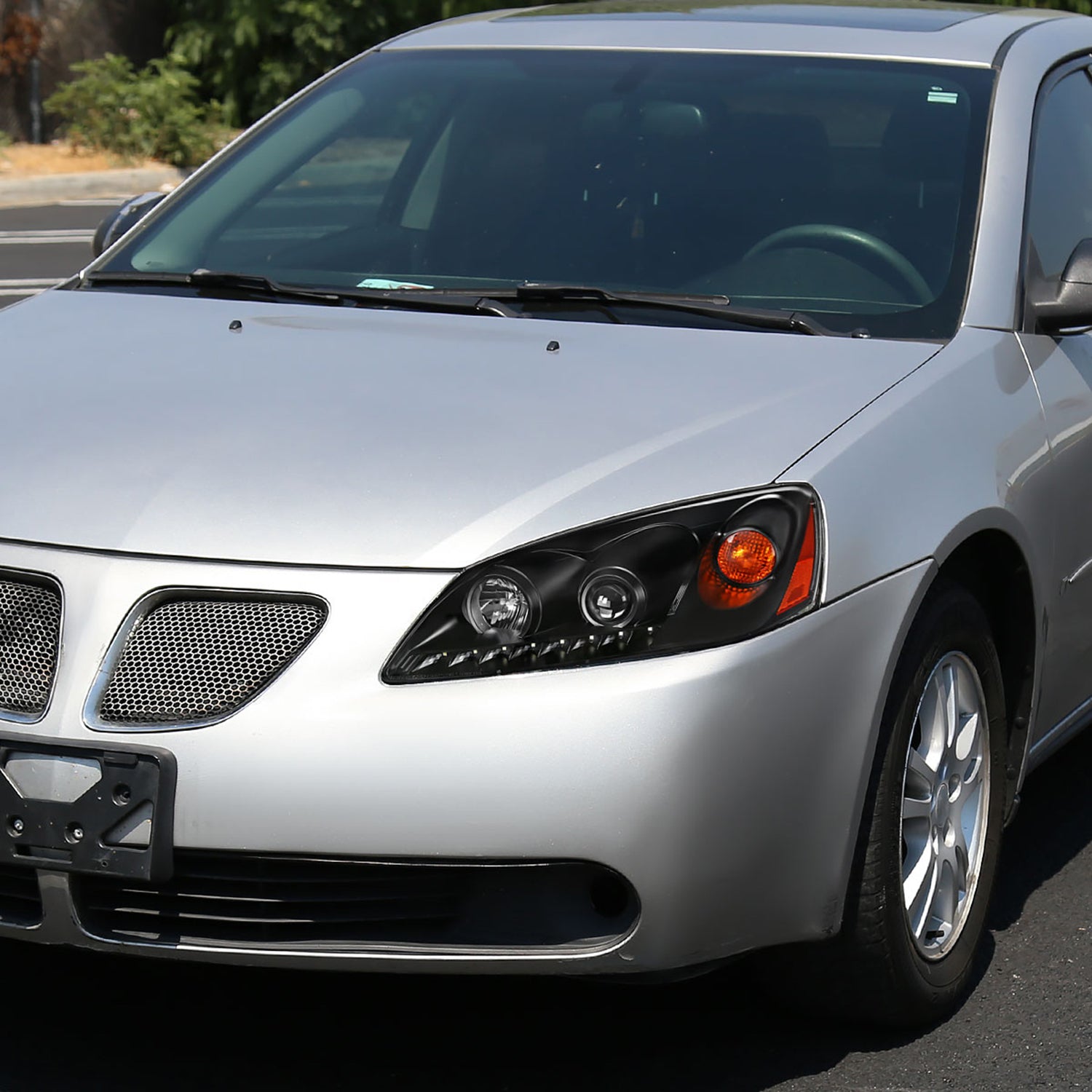2005-2010 Pontiac G6 Projector Headlights w/ LED Light Strip Matte Black/Clear