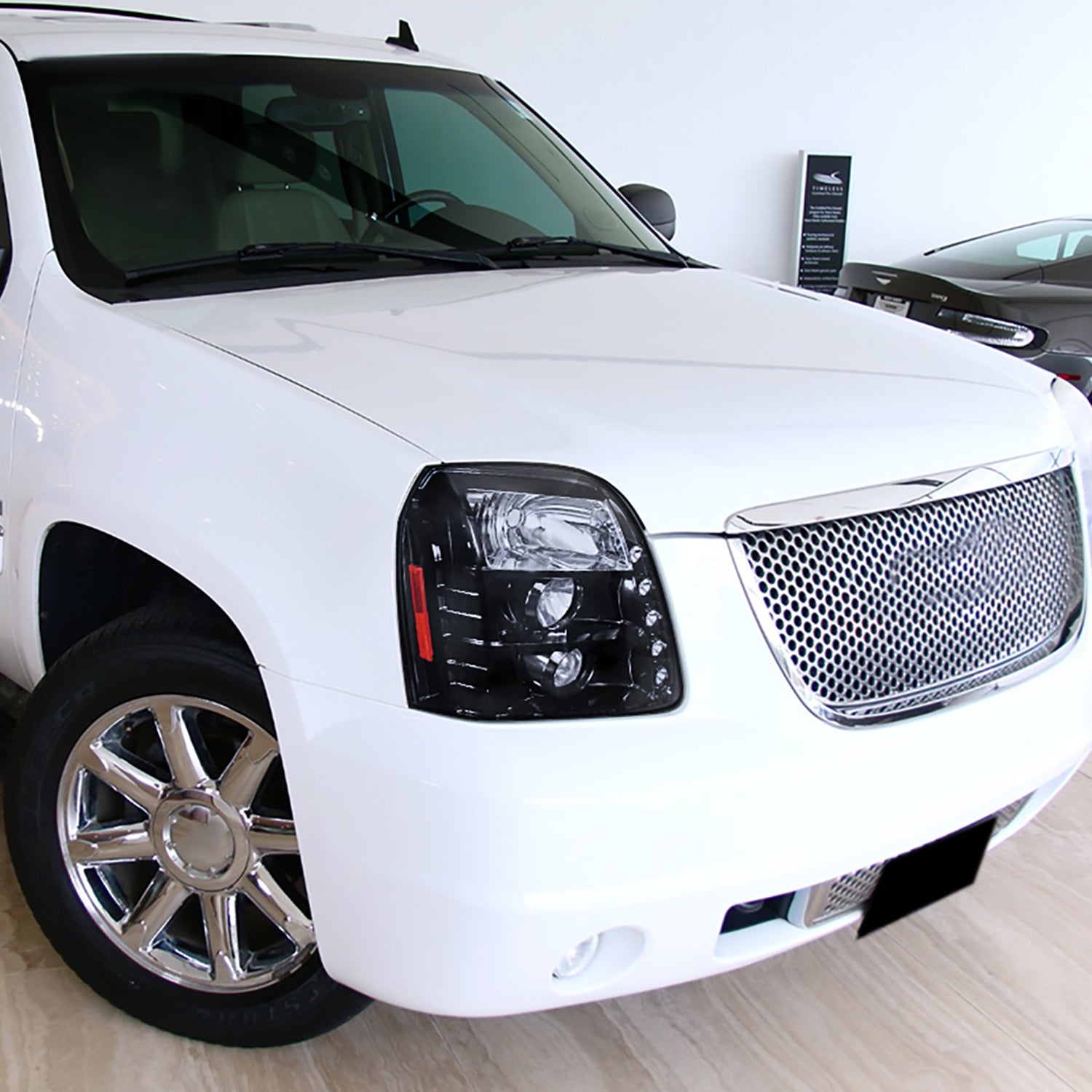 2007-2014 GMC Yukon/Yukon XL Projector Headlights Glossy Black/Smoke Lens