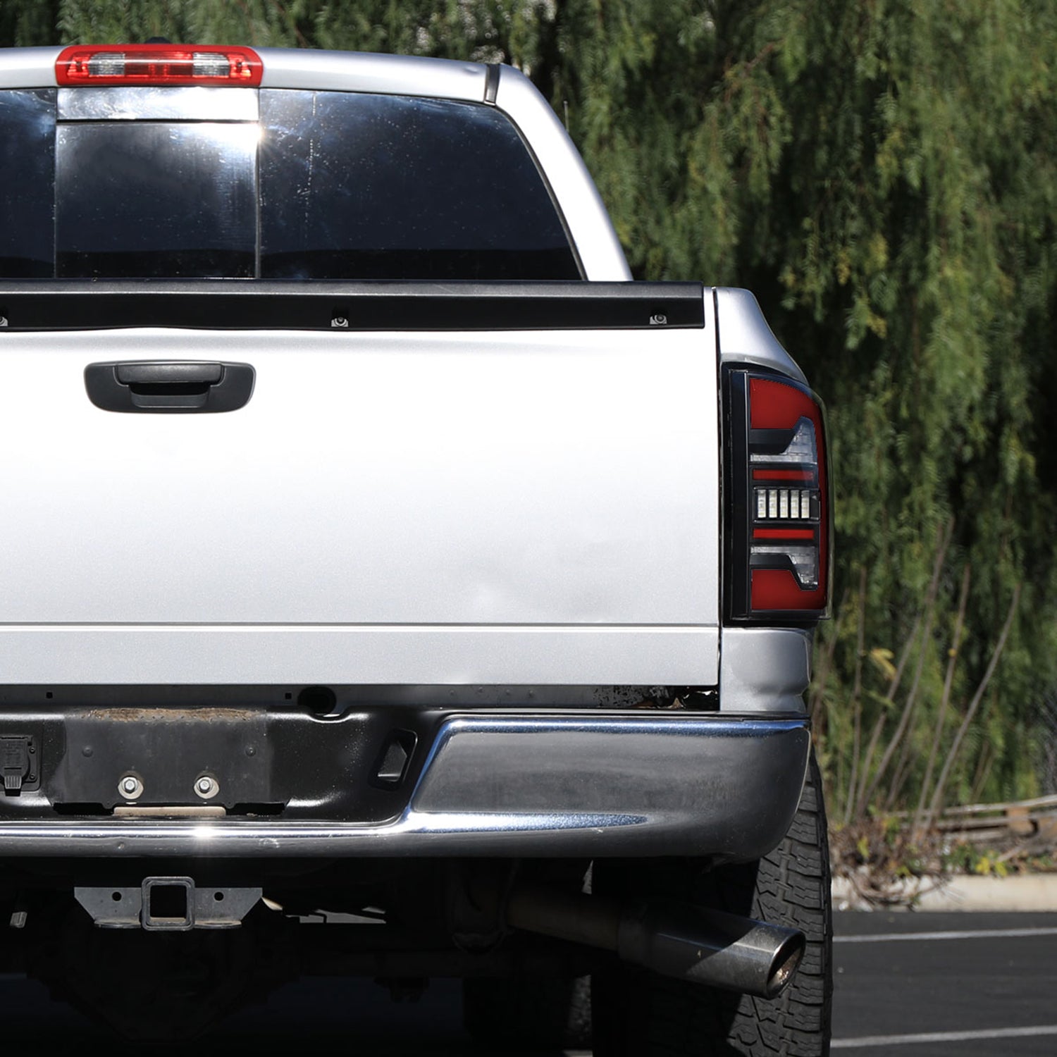 2007-2009 Dodge RAM 1500/2500/3500 Red LED Bar Tail Lights Matte Black/Clear