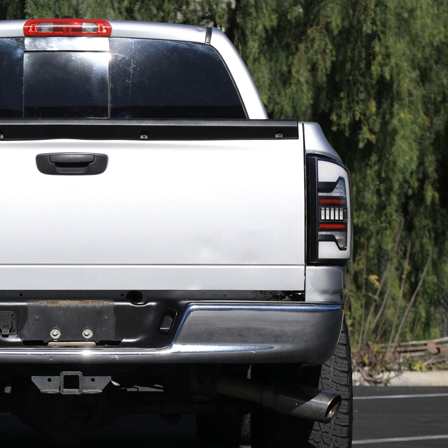 2007-2009 Dodge RAM 1500/2500/3500 White LED Bar Tail Lights Matte Black/Clear
