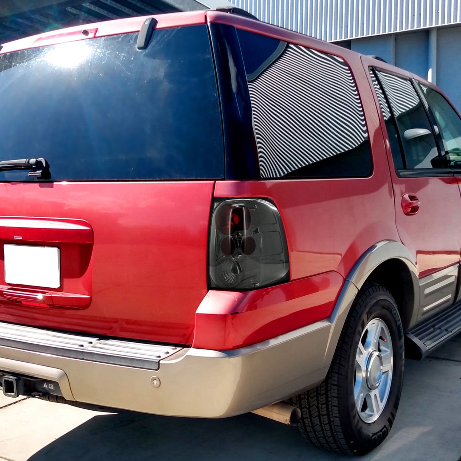 2003-2006 Ford Expedition Tail Lights Chrome Housing/Smoke Lens
