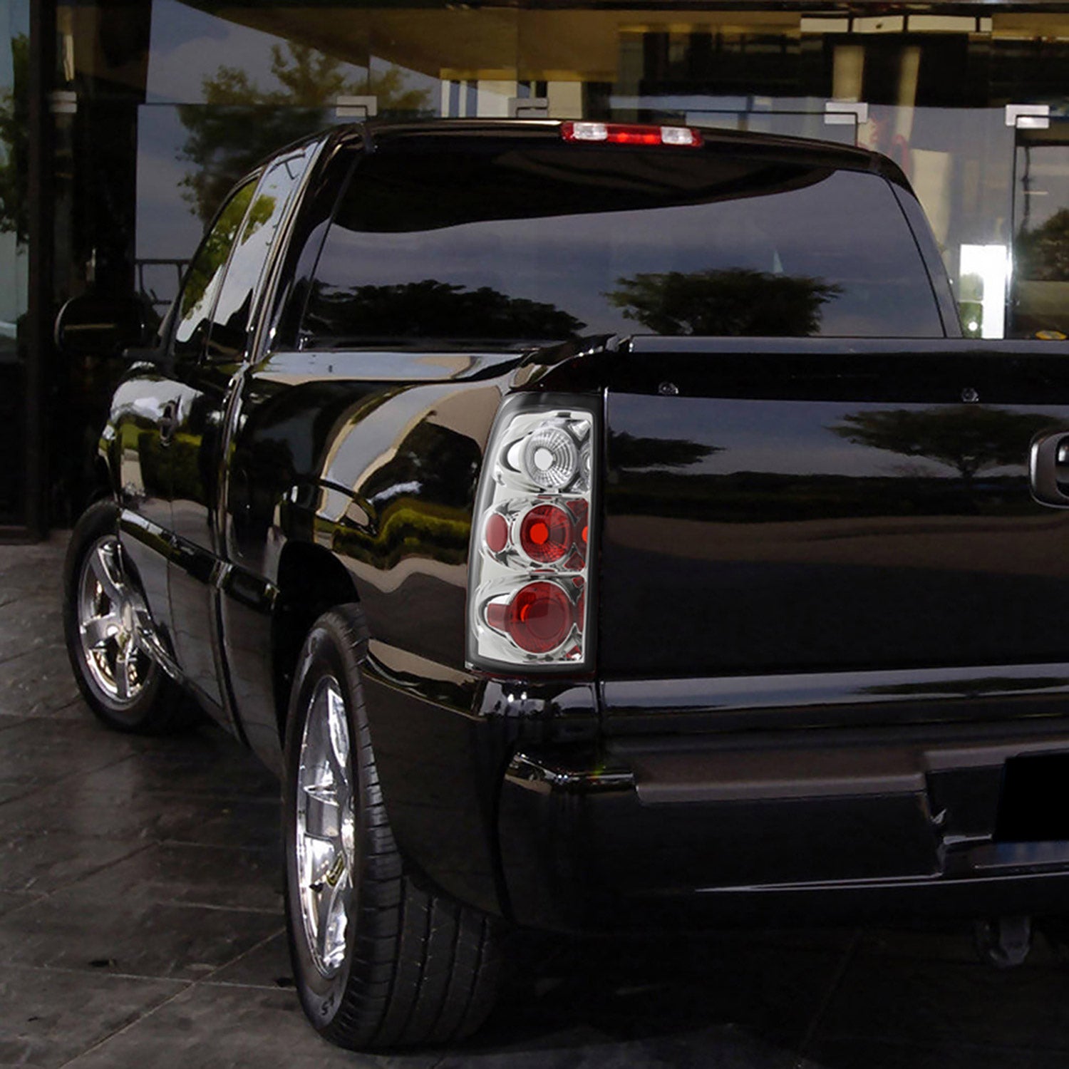 2003-2006 Chevrolet Silverado Tail Lights Chrome Housing/Clear Lens