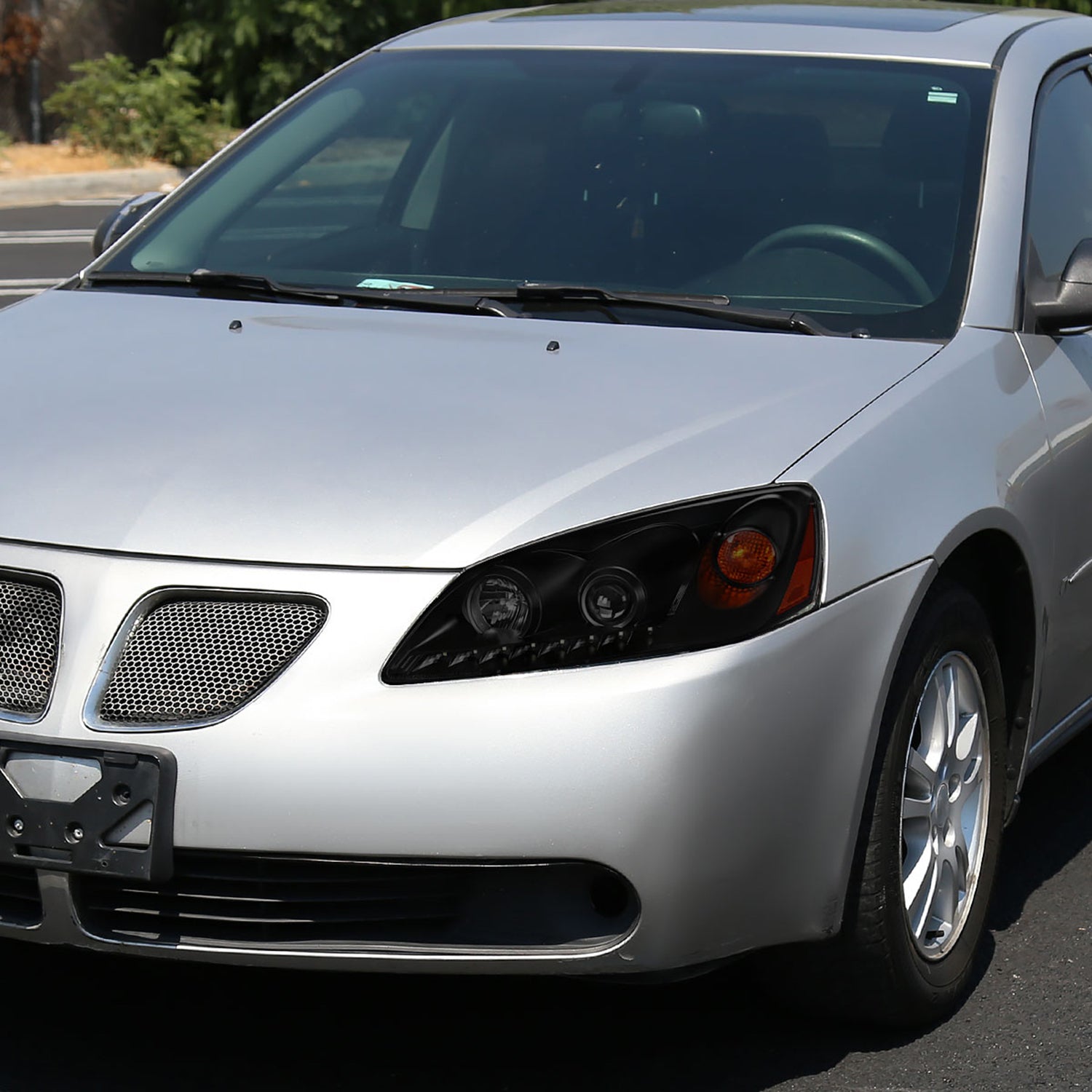 2005-2010 Pontiac G6 Projector Headlights w/ LED Light Strip Black/Smoke Lens