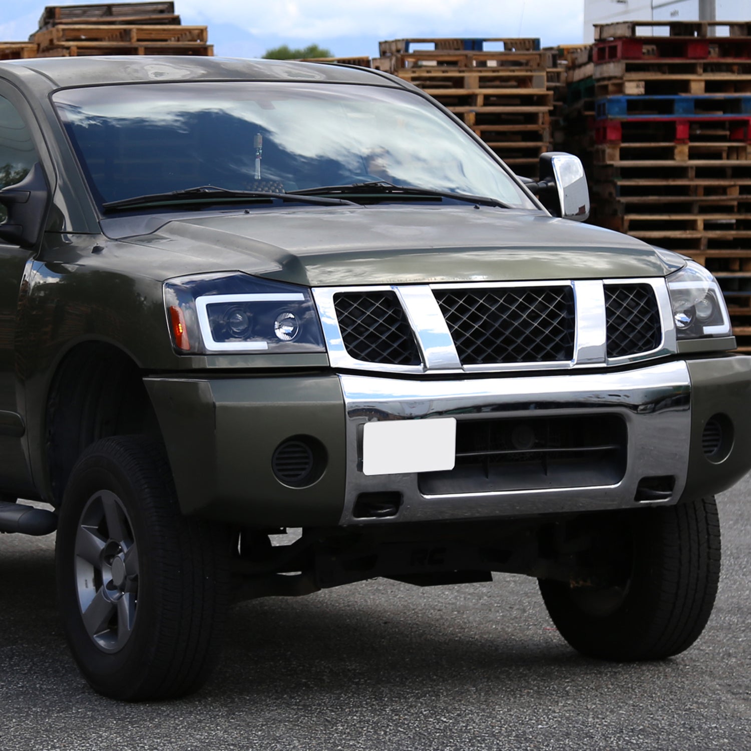 2004-2015 Nissan Titan / 04-2007 Armada LED C-Bar Headlights Signal Black