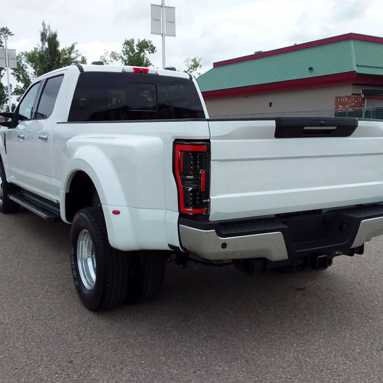 2017-2019 Ford F-250/F-350/F-450/F-550 LED Bar Tail Lights Jet Black/Clear