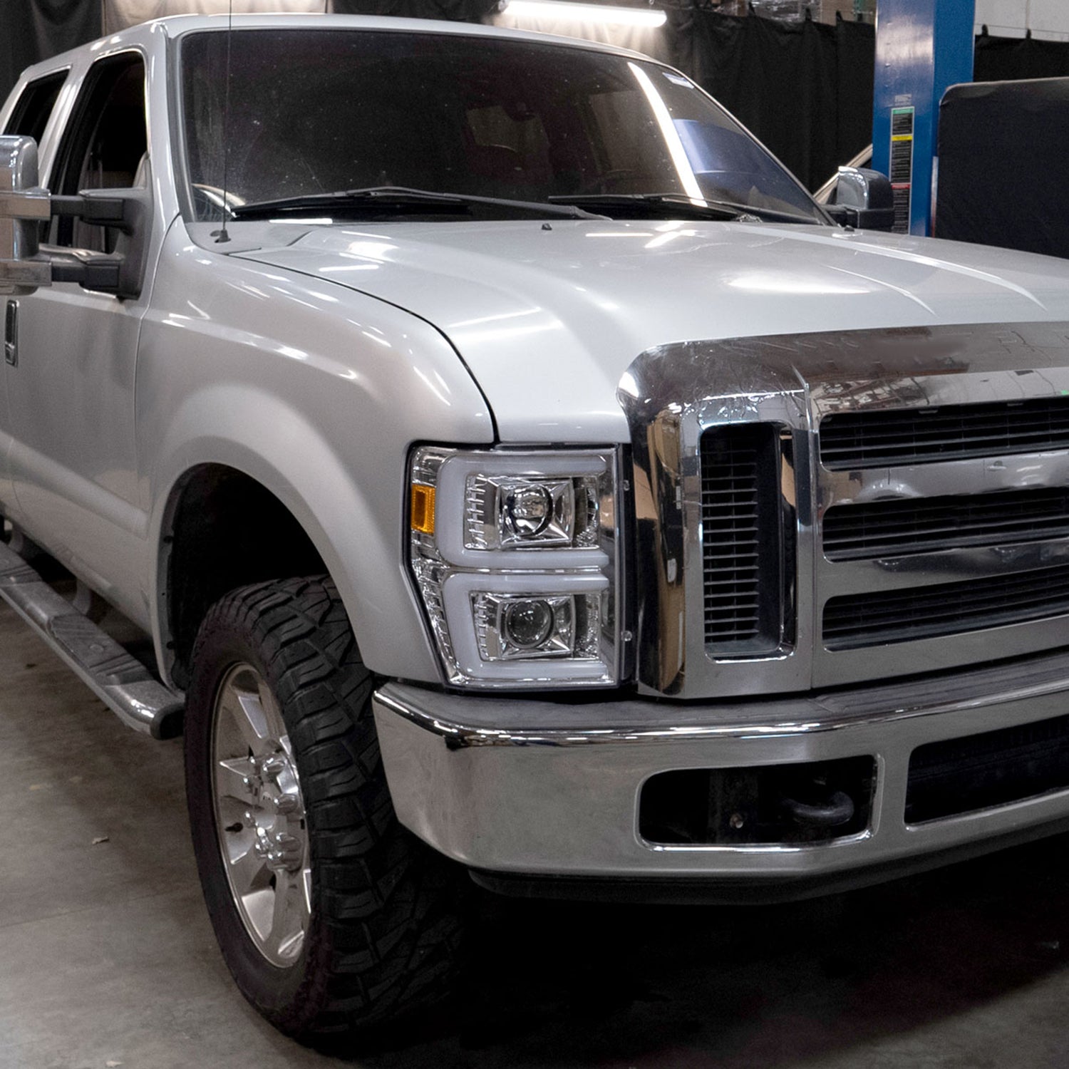 2008-2010 Ford F-250/350/450/550 LED Signal Bar Projector Headlights Chrome
